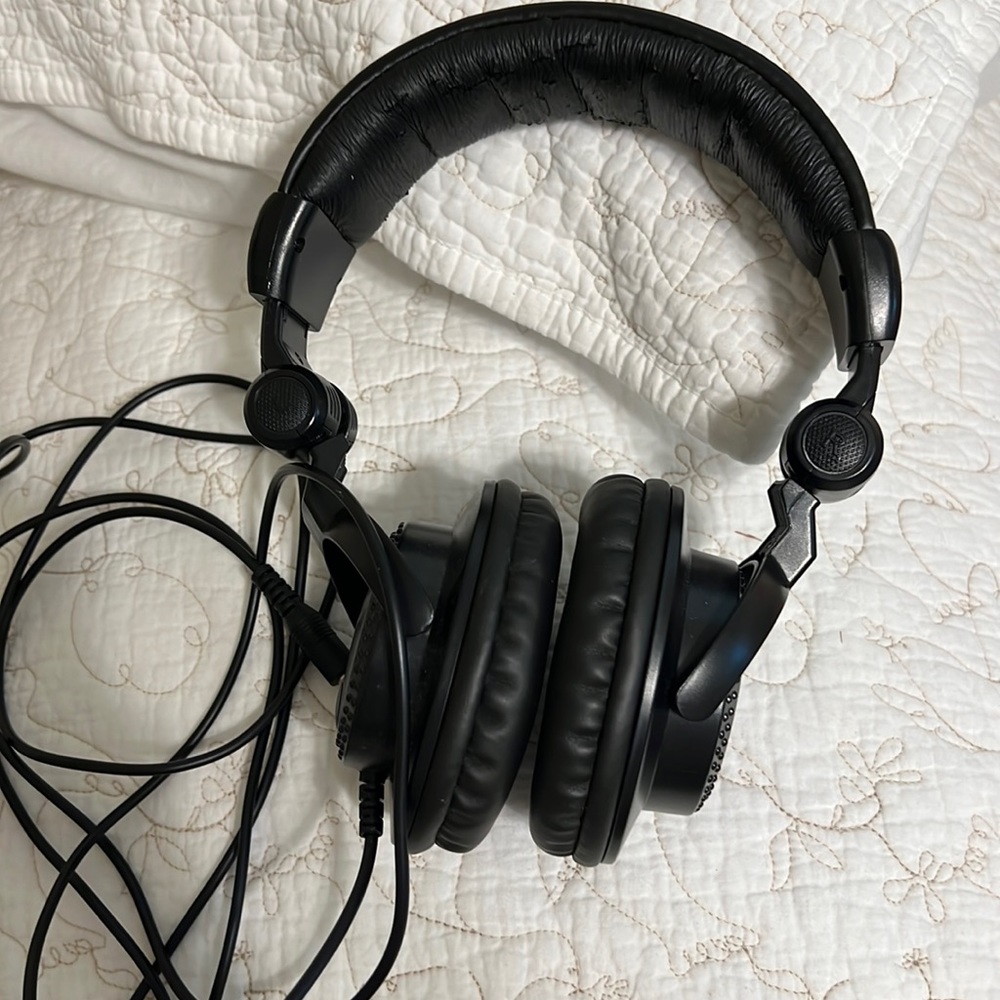 ISK HP2000 Over Ear Closed Monitoring Headphones, Black